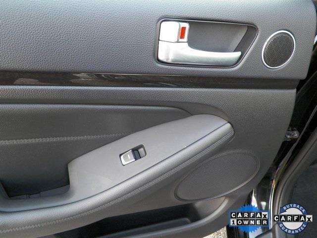 2014 Kia Cadenza Premium 4dr Sedan